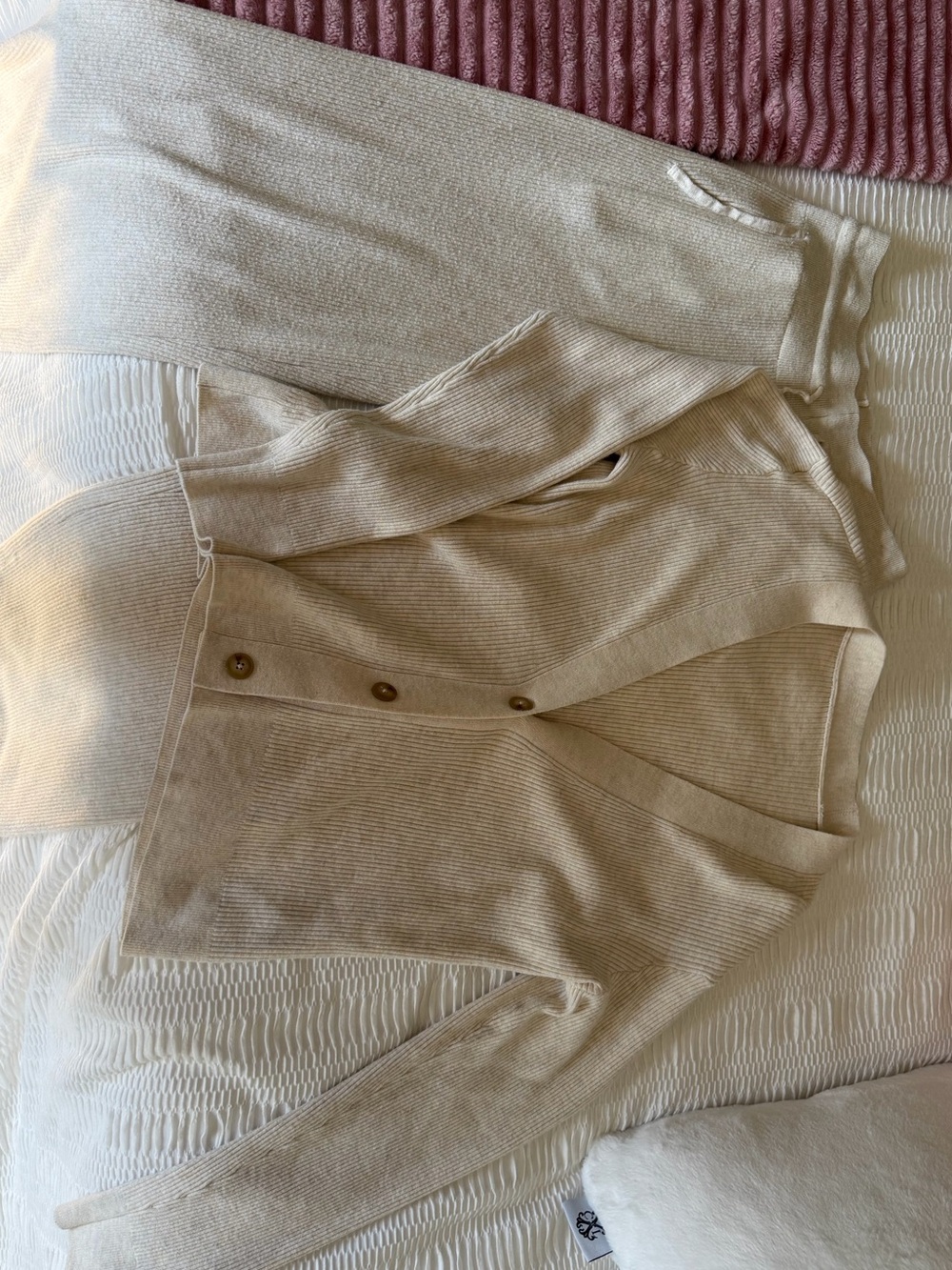 Uniqlo Cream V-Neck Button-Front Women’s Cardigan & Matching Pants